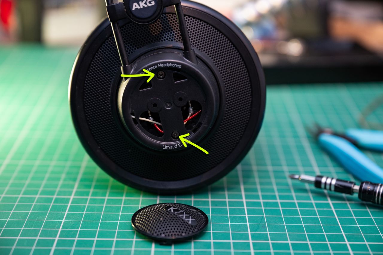 Akg k7xx right grille screws