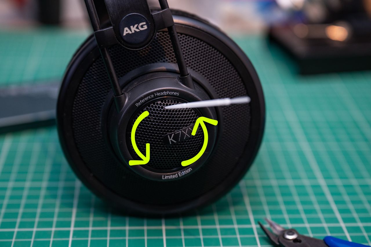 Removing right akg cap